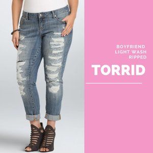 🌹 Torrid Light Wash Premium Boyfriend Jeans 16R